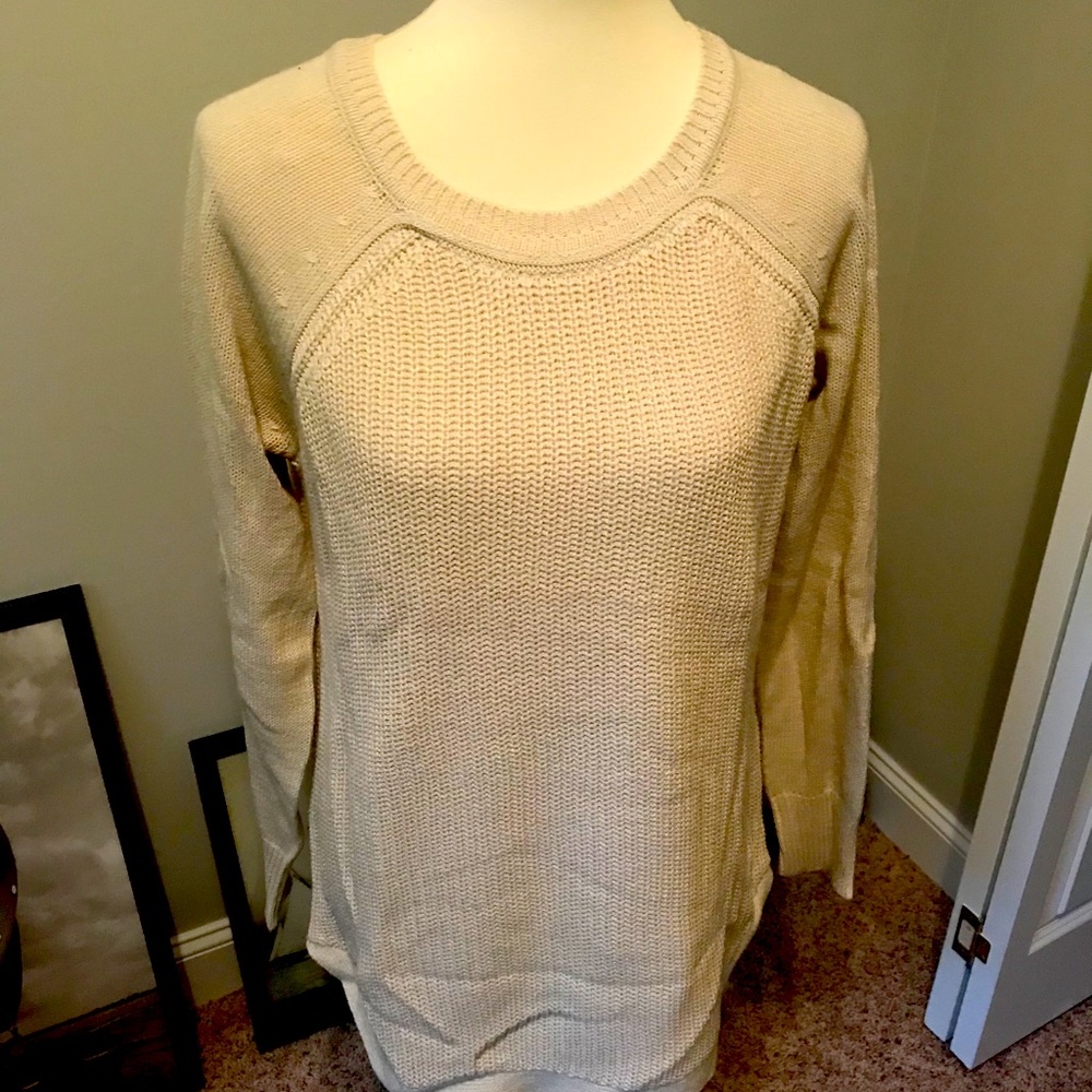 New unworn RD Style cream sweater